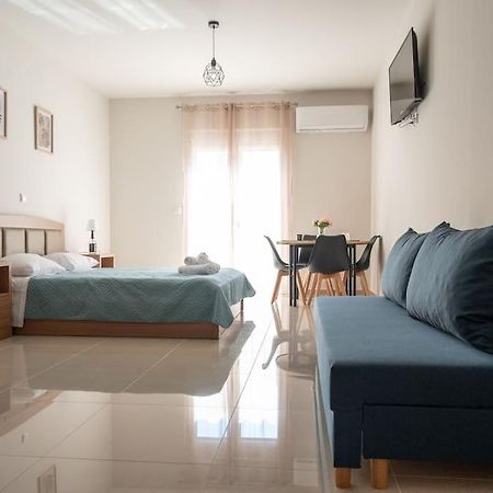 קורופיון Anesis Airport Rooms 204 מראה חיצוני תמונה